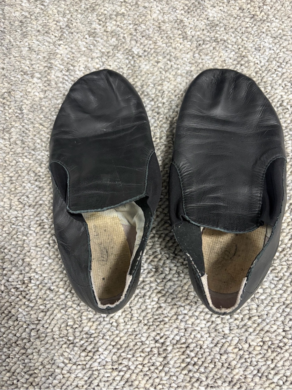 Ladies Black Slip-On Leather Jazz Shies